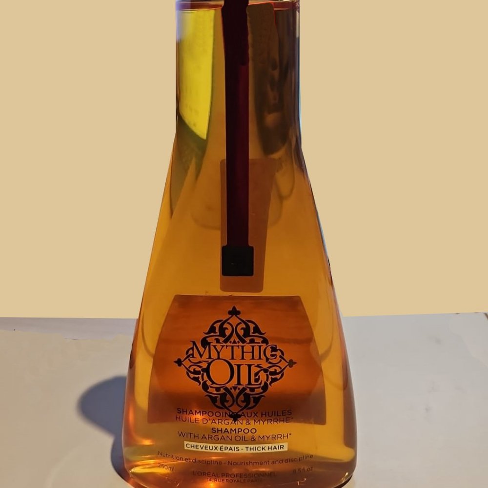 L'Oreal Professionnel Mythic Oil Shampoo With Argan Oil & Myrrh 8.5 OZ / 250 ML